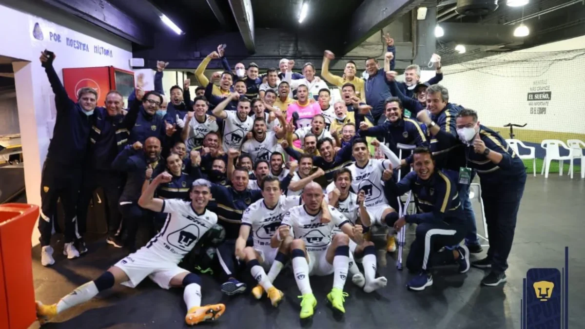 El artículo 8 del Reglamento de Competencias de la LigaMX solo contempla solo  nueve jugadores no nacidos en México como el límite de extranjeros que puede haber registrados en por equipo