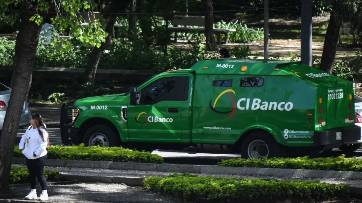 Hacienda informó la escisión y transferencia temporal de fideicomisos a CIBanco e Intercam para garantizar continuidad operativa.