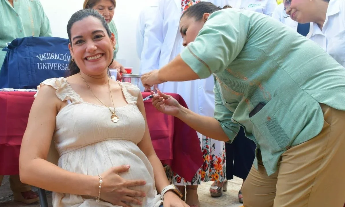 En Campeche, la Secretaría de Salud realizará del 7 al 11 de julio la Semana Intensiva de Vacunación para Mujeres Embarazadas.