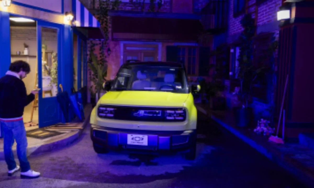 Nueva versión de con ADN chino pretende competirle a la oleada de compactos eléctricos que inundaron el mercado Chevrolet.