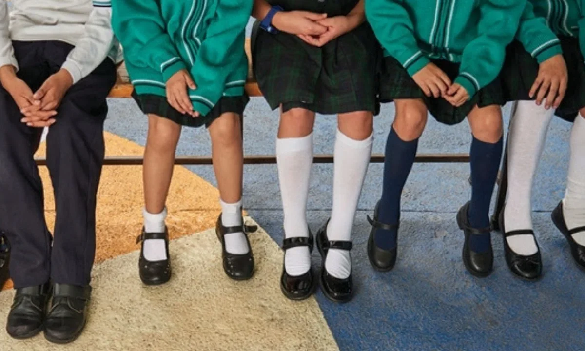 Descubre algunas recomendaciones de Profeco para elegir el calzado escolar adecuado para resistir el ciclo escolar, sin descuidar comodidad.