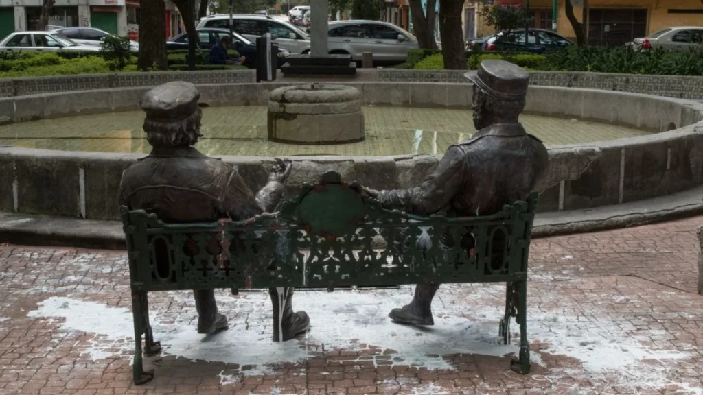 El Gobierno de CDMX Informó que debió avisarse al Comité de Monumentos y Obras Artísticas en Espacios Públicos para la remoción de la escultura.