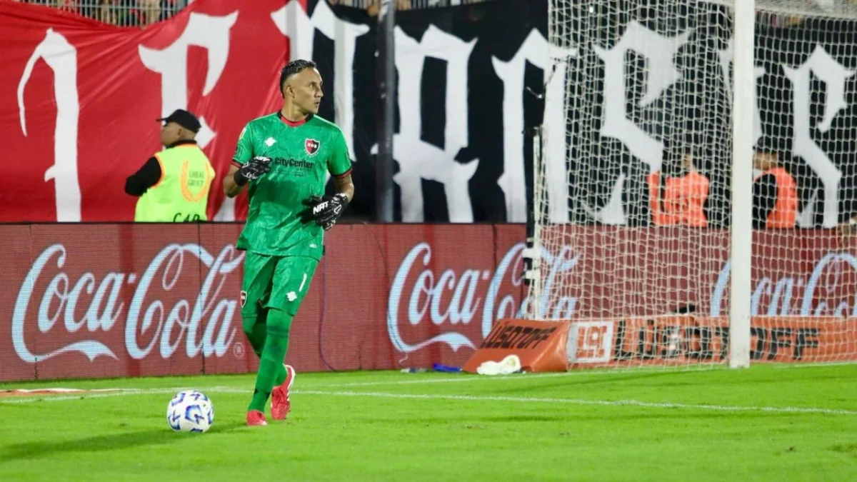Ya habría acuerdo de Pumas y Newell's por Keylor Navas, según reportes.
