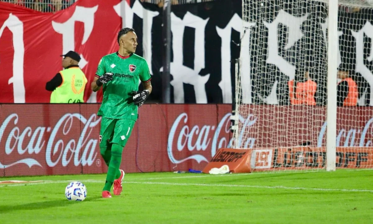 Ya habría acuerdo de Pumas y Newell's por Keylor Navas, según reportes.
