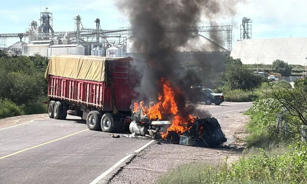 Reportan bloqueos y ataques a negocios en Aguascalientes