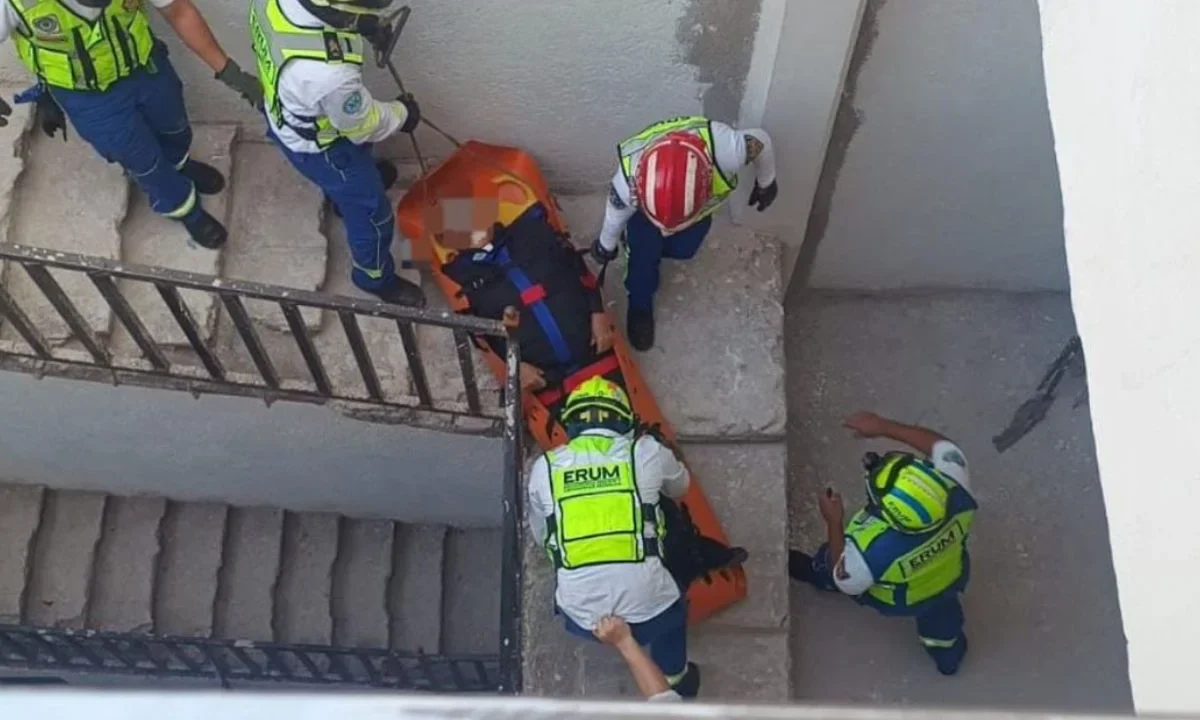 Párroco cayó desde una azotea de una iglesia en la alcaldía Cuauhtémoc.