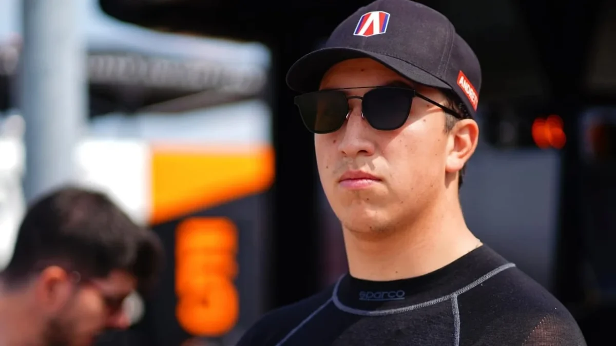 Ricardo Escotto compitió en el óvalo de Iowa con el auto No. 3 del equipo Andretti-Cape Motorsports.
