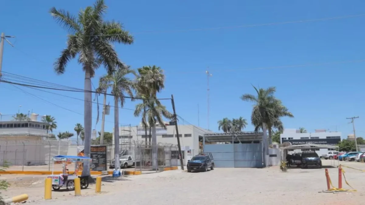 Penal en Los Mochis, deja tres internos muertos y uno más herido por presunta riña.