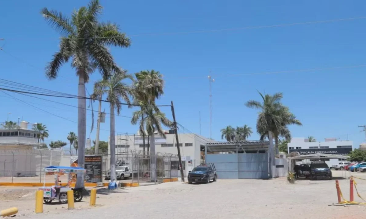 Penal en Los Mochis, deja tres internos muertos y uno más herido por presunta riña.