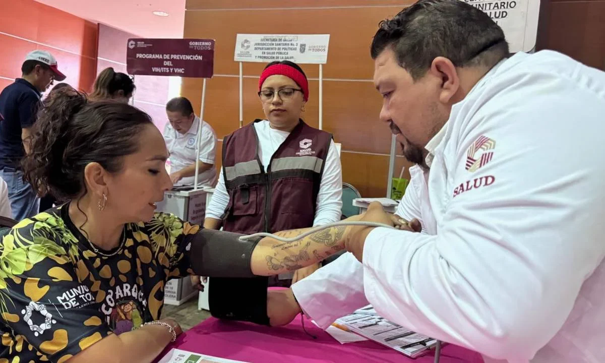 "Salud en tu Barrio" lleva atención gratuita en materia de salud en la Feria del Carmen 2025.