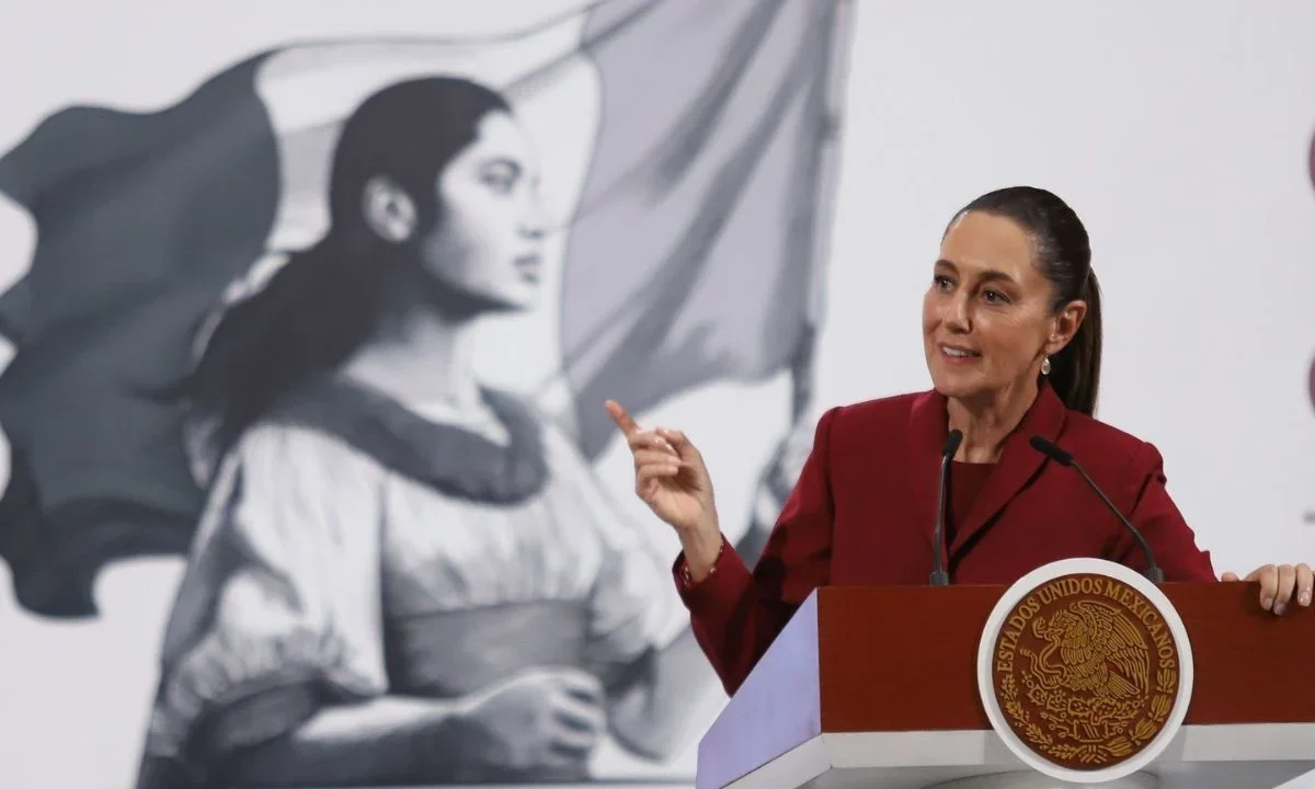 Sheinbaum estimó que la caída en las remesas recibidas desde EU se debe a que los mexicanos dejaron de ir a trabajar y la “persecución”.