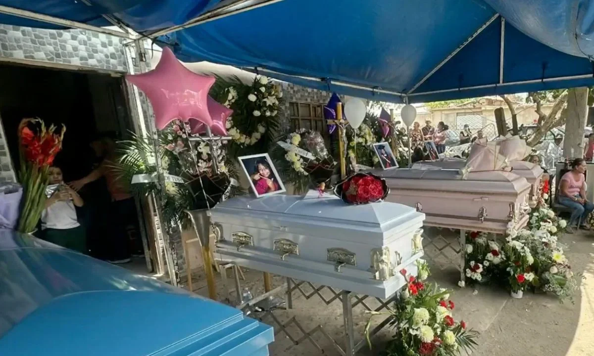 Las cuatro víctimas de feminicidio en Hermosillo fueron despedidos por familiares y amigos.