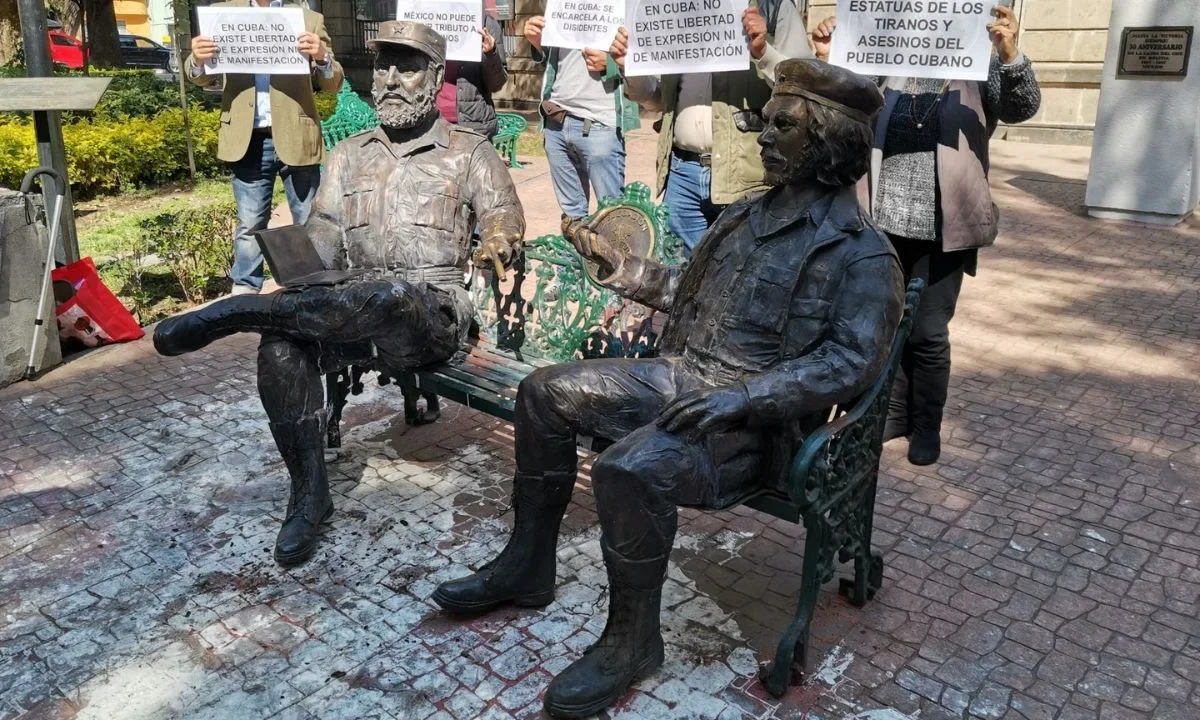 Pese a que la demarcación justificó el retiro de las estatuas de Castro y El Che por no contar con permisos, Sheinbaum que fue mala decisión.