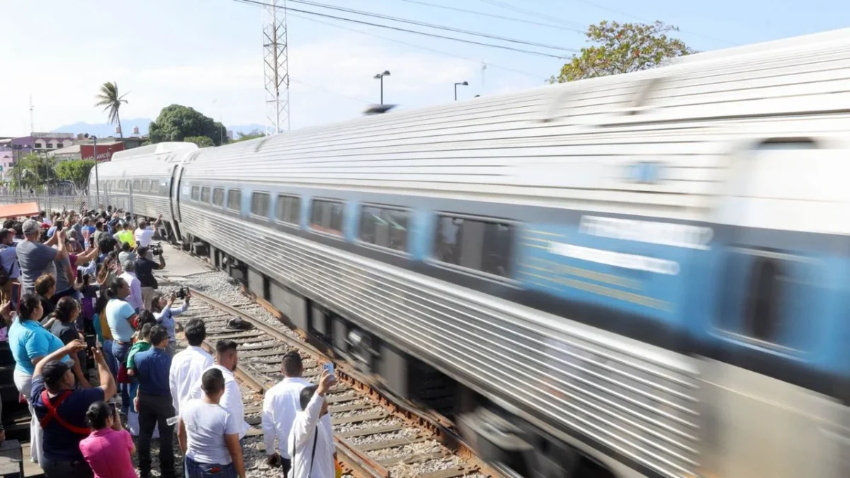 Marina informó que tras el choque del Tren Interoceánico en Macuspana, Tabasco, no se reportan heridos de gravedad ni pérdidas humanas.
