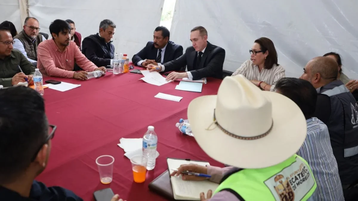 Para coordinar esfuerzos a favor de la Línea B del STC Metro, Adrián Rubalcava se reunió con la presidenta municipal de Ecatepec.