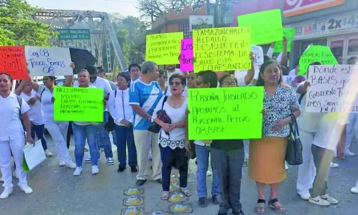 Los trabajadores del IMSS Bienestar en protesta