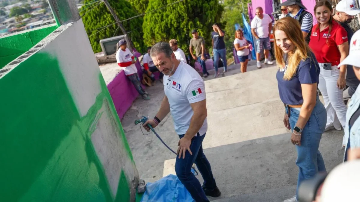 El alcalde Adrián de la Garza supervisó los trabajos del programa “Transformando Monterrey” en la colonia Independencia.