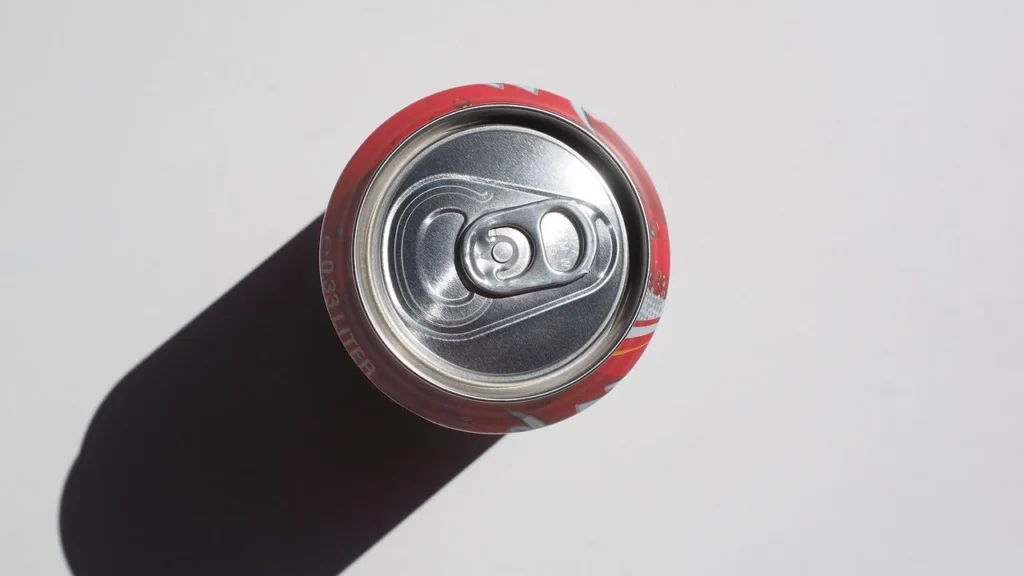 El presidente Donald Trump dice que Coca-Cola volverá al azúcar de caña.