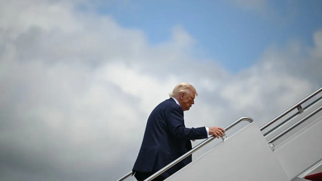Trump enfrenta fisuras en su base a 6 meses de su mandato. Noticias en tiempo real