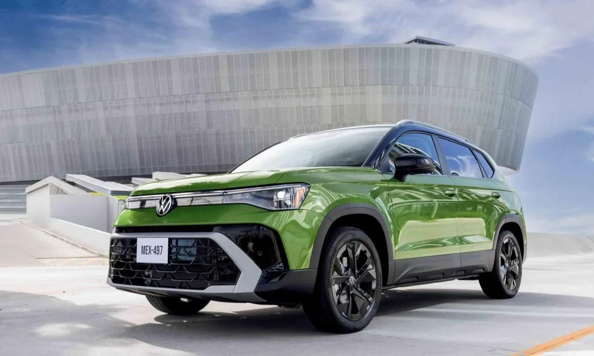 Volkswagen TAOS 2025 presenta actualizaciones que lo dotan de un diseño moderno, interior más tecnológico y mejor insonorización.