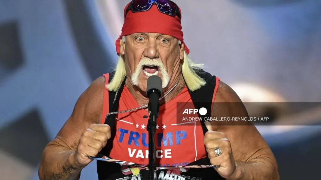Hulk Hogan, el rostro icónico de la lucha libre profesional de la década de 1980, quien convirtió su destreza en el ring en una carrera como actor, falleció a los 71 años