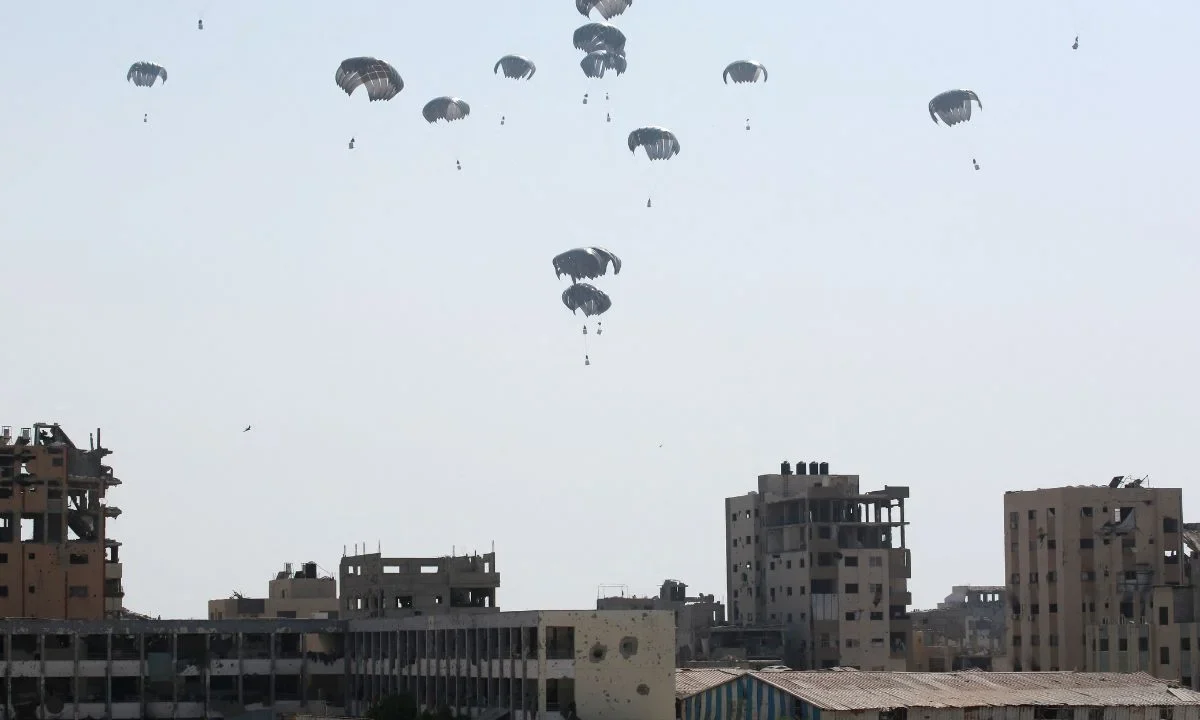 AYUDA. La comunidad internacional advierte que ampliar la guerra agravaría la crisis en Gaza, donde organizaciones señalan condiciones de hambruna