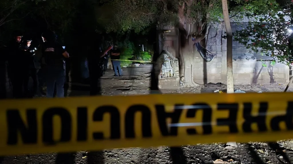 Elementos de seguridad resguardaron las zonas donde ocurrieron ataques armados y hallazgos violentos en distintos puntos de Culiacán y Navolato en Sinaloa.